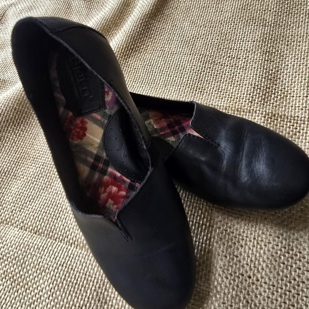 Born Black Minimalist Flats
